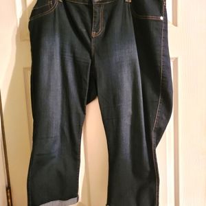 Torrid Size 20 Cuffed Capris